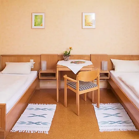 Osswald فندق Kirchheim am Ries