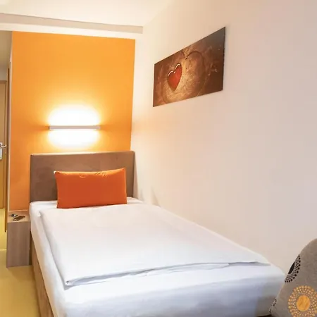 فندق Osswald Kirchheim am Ries