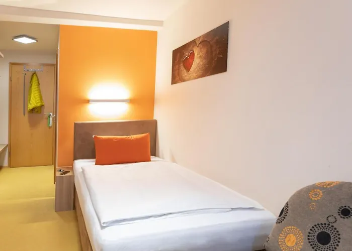 מלון Osswald Kirchheim am Ries